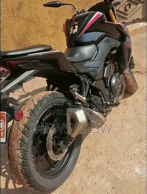Nouveau TVS Apache 160 4V 2022 Gris