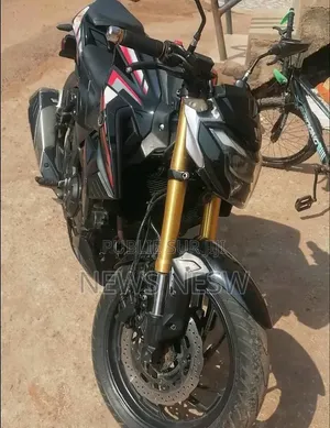 Nouveau TVS Apache 160 4V 2022 Gris