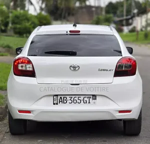 Toyota Starlet 2021 Blanc