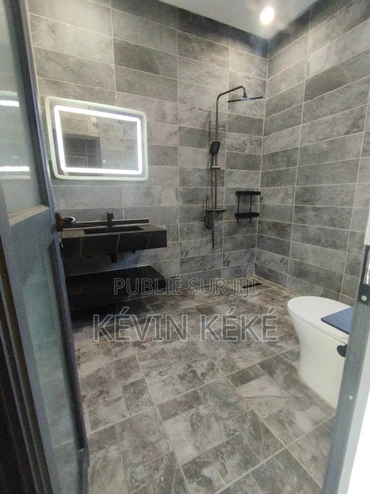 4chbre Duplex dans Grâces Immobilier, Bingerville à Louer