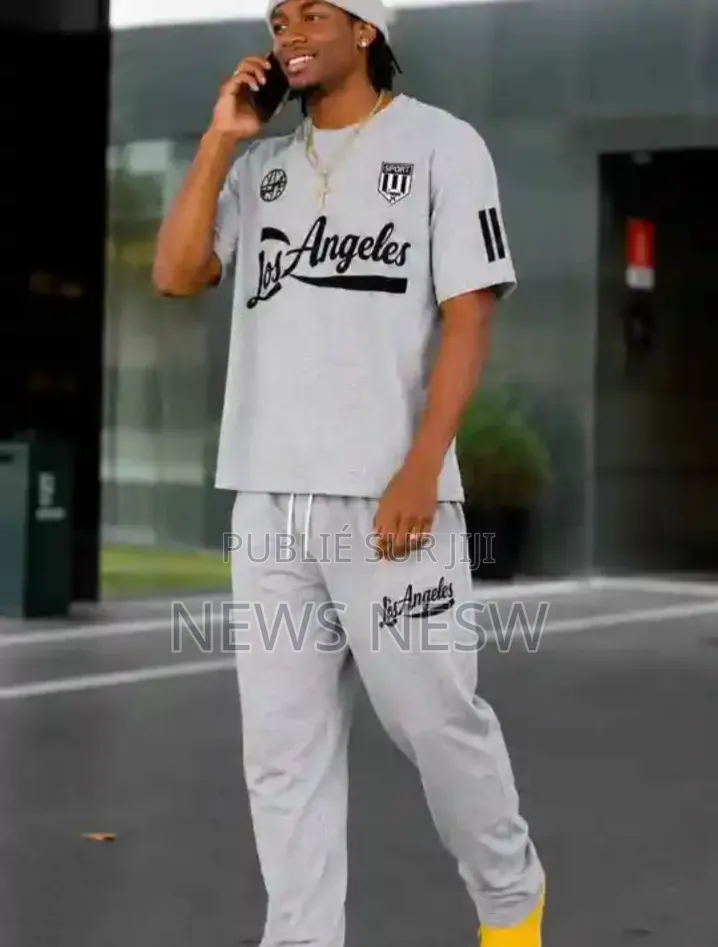 Vêtements Disponible