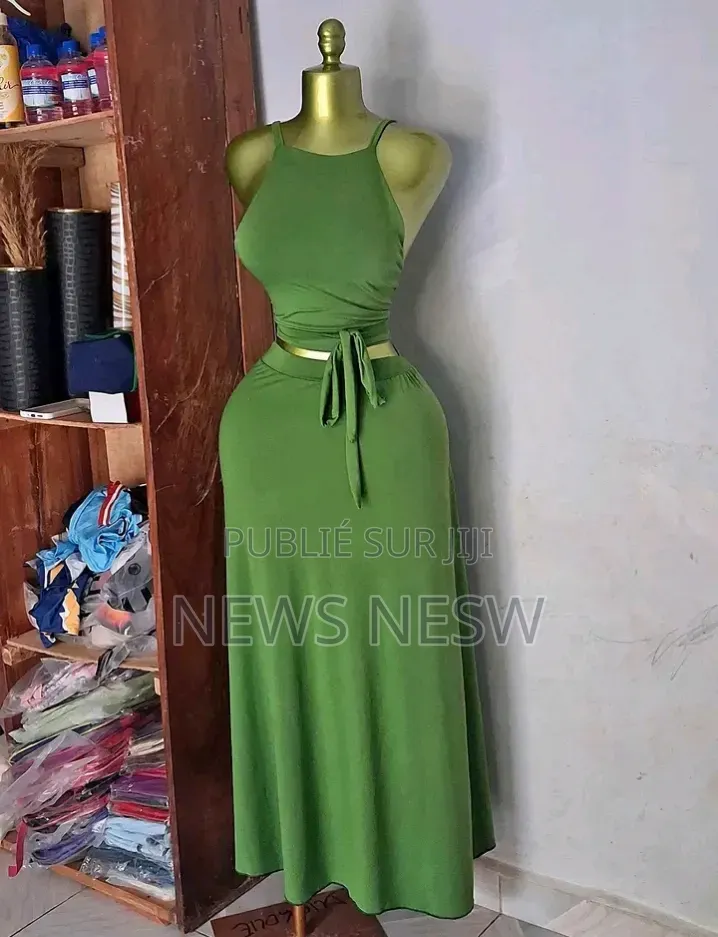 Vêtements Disponible