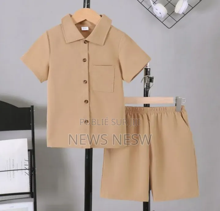 Vêtements Disponible