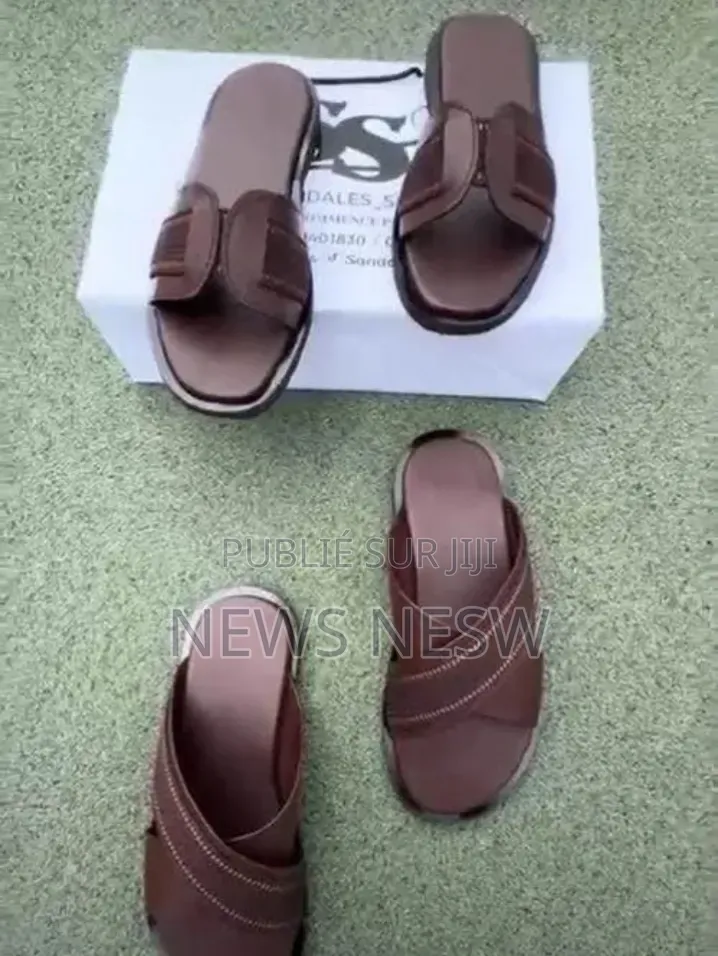 Sandales Disponible