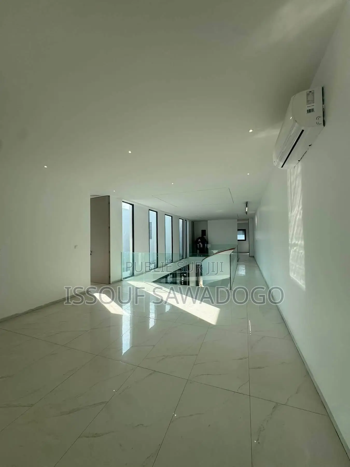 8chbre Duplex dans Isbank-Group, Cocody à Louer