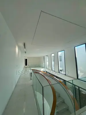 8chbre Duplex dans Isbank-Group, Cocody à Louer