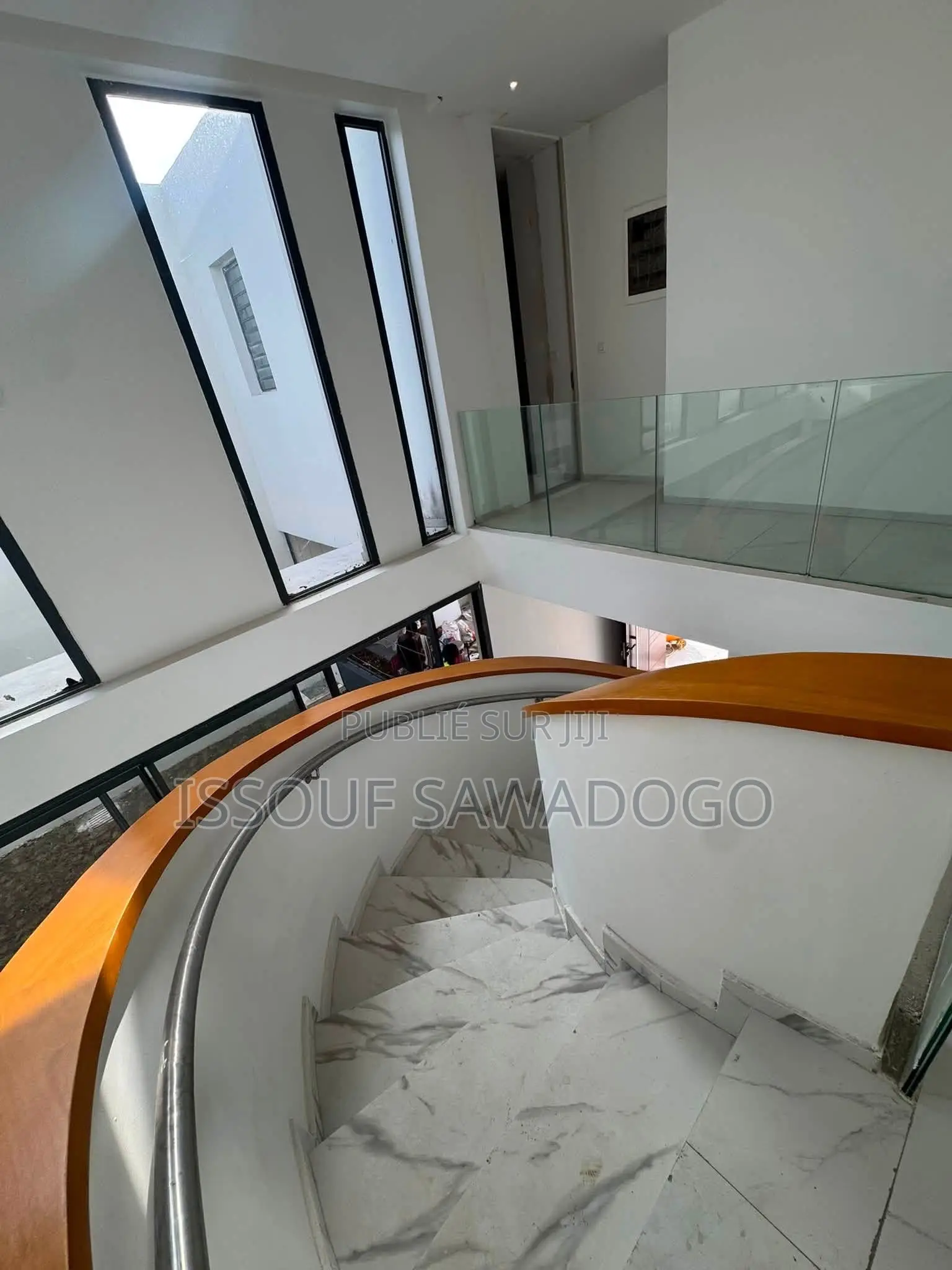 8chbre Duplex dans Isbank-Group, Cocody à Louer