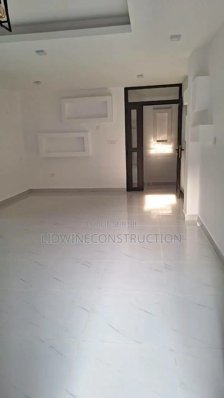 3chbre Appartement dans Cocody à Louer