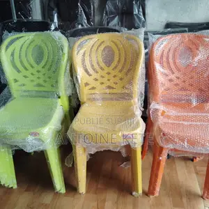 Chaise De Très Bonne Qualité
