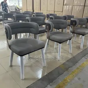 Chaise De Très Bonne Qualité
