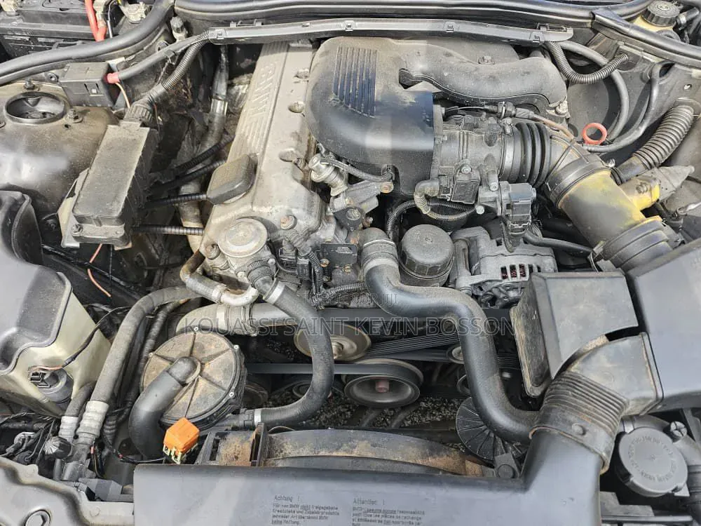 BMW 4 Series 2025 Bleu