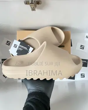 Yeezy Slide