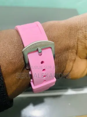 Montre Richard Mille Transparente Rose - 45 000F - Abidjan