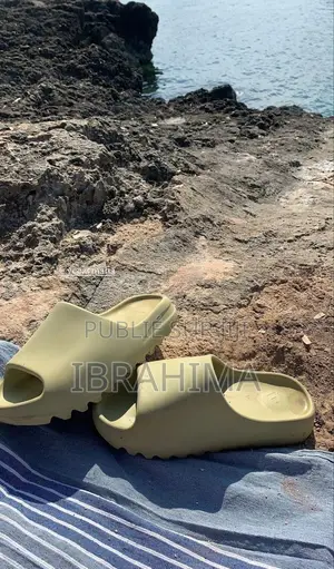 Yeezy Slide