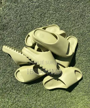 Yeezy Slide