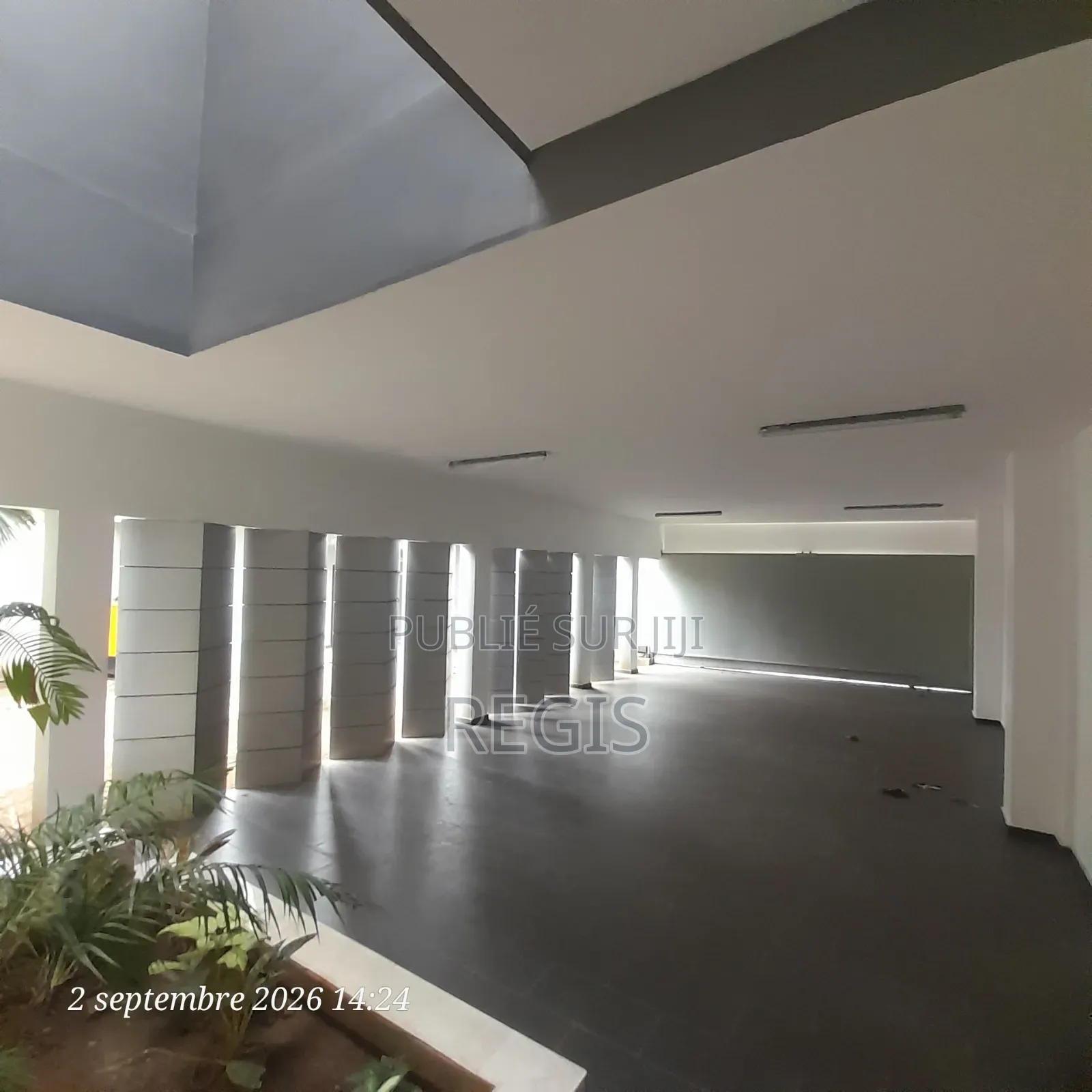 5chbre Duplex dans Regis, Cocody à Louer