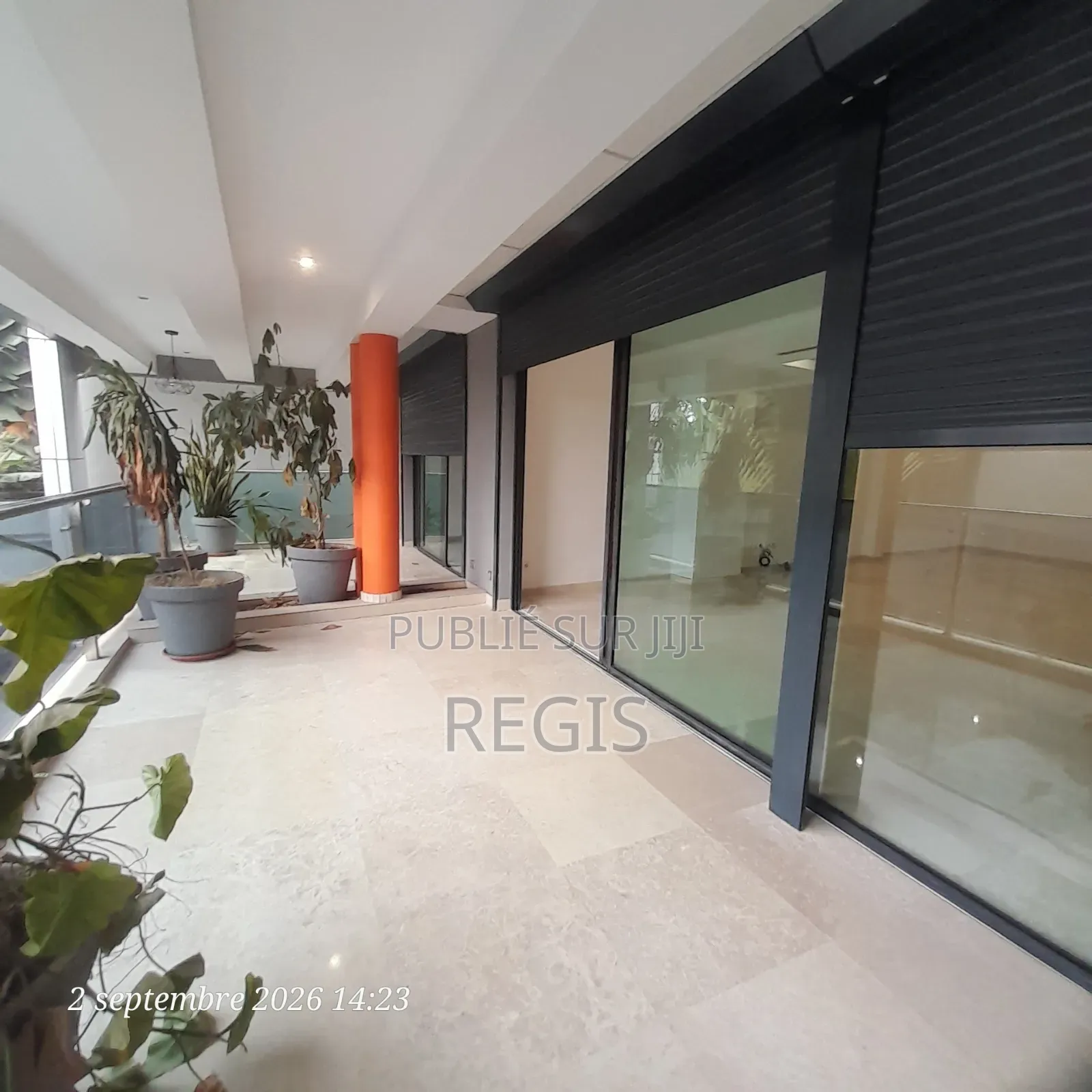 5chbre Duplex dans Regis, Cocody à Louer
