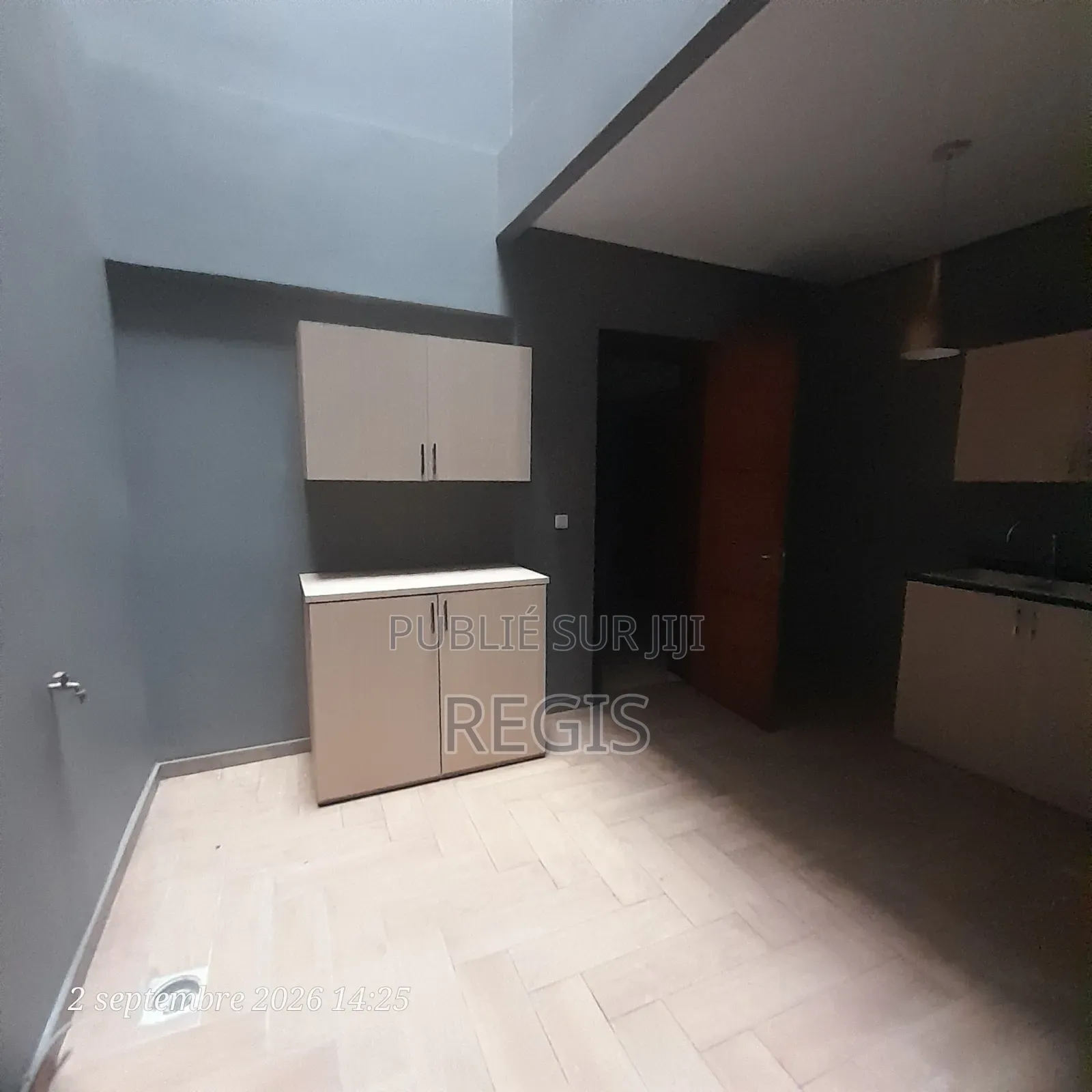 5chbre Duplex dans Regis, Cocody à Louer