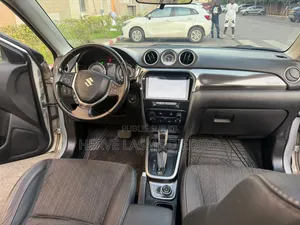 Suzuki Vitara 2022 Gris