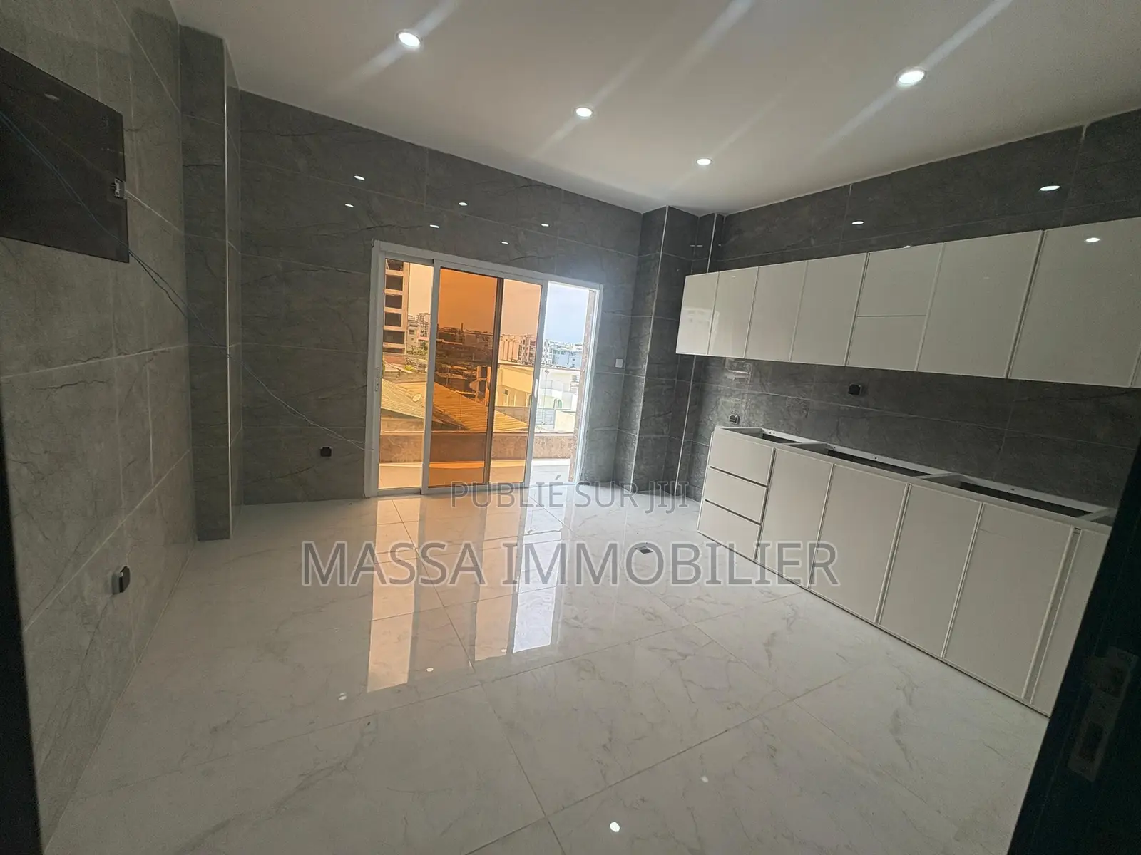 2chbre Appartement dans Massa Immobilier, Cocody à Vendre