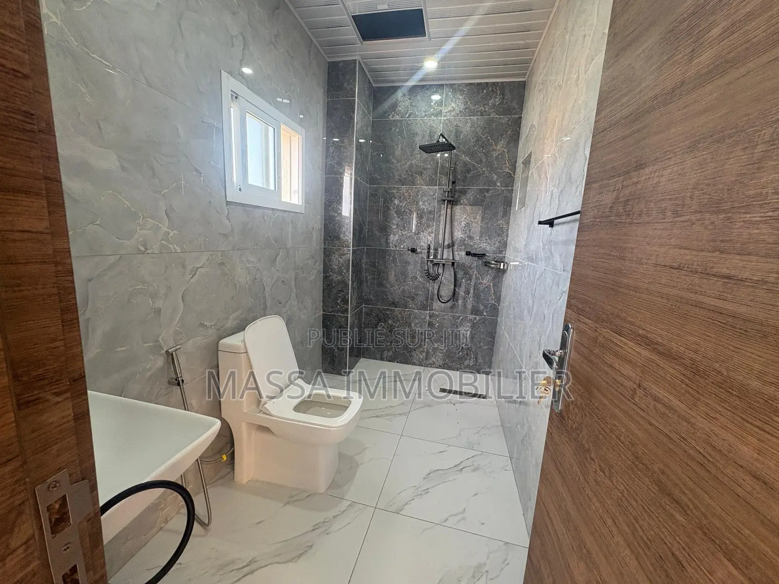 2chbre Appartement dans Massa Immobilier, Cocody à Vendre
