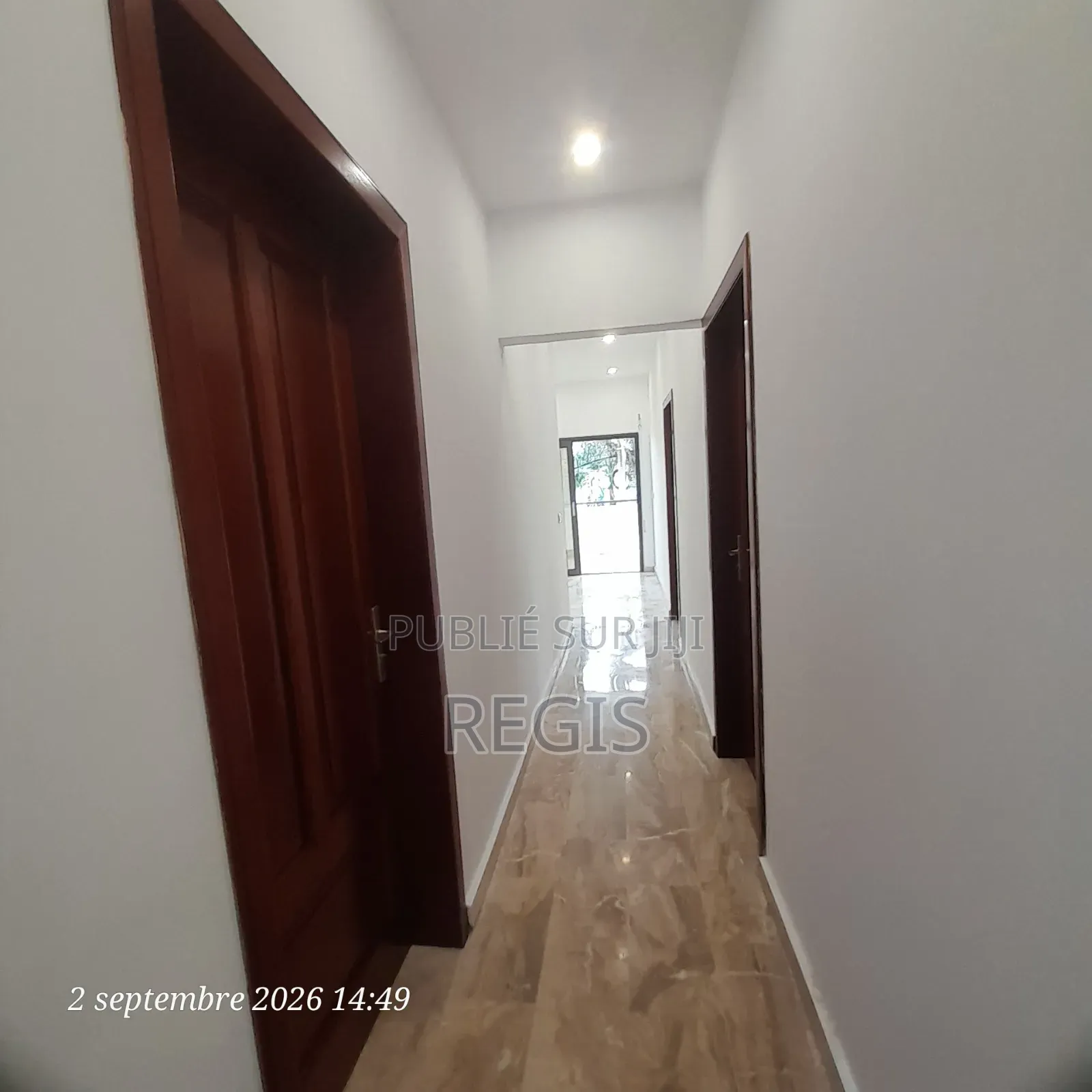 5chbre Duplex dans Regis, Cocody à Louer