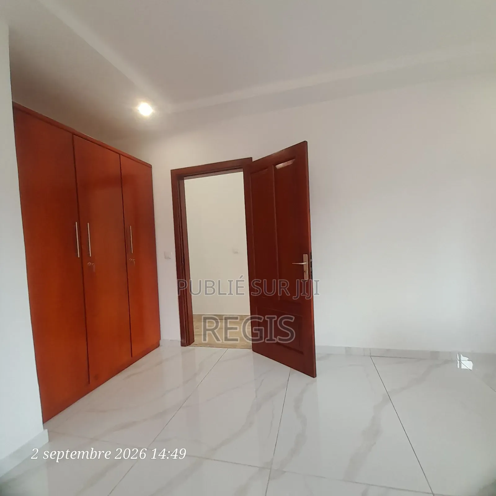 5chbre Duplex dans Regis, Cocody à Louer