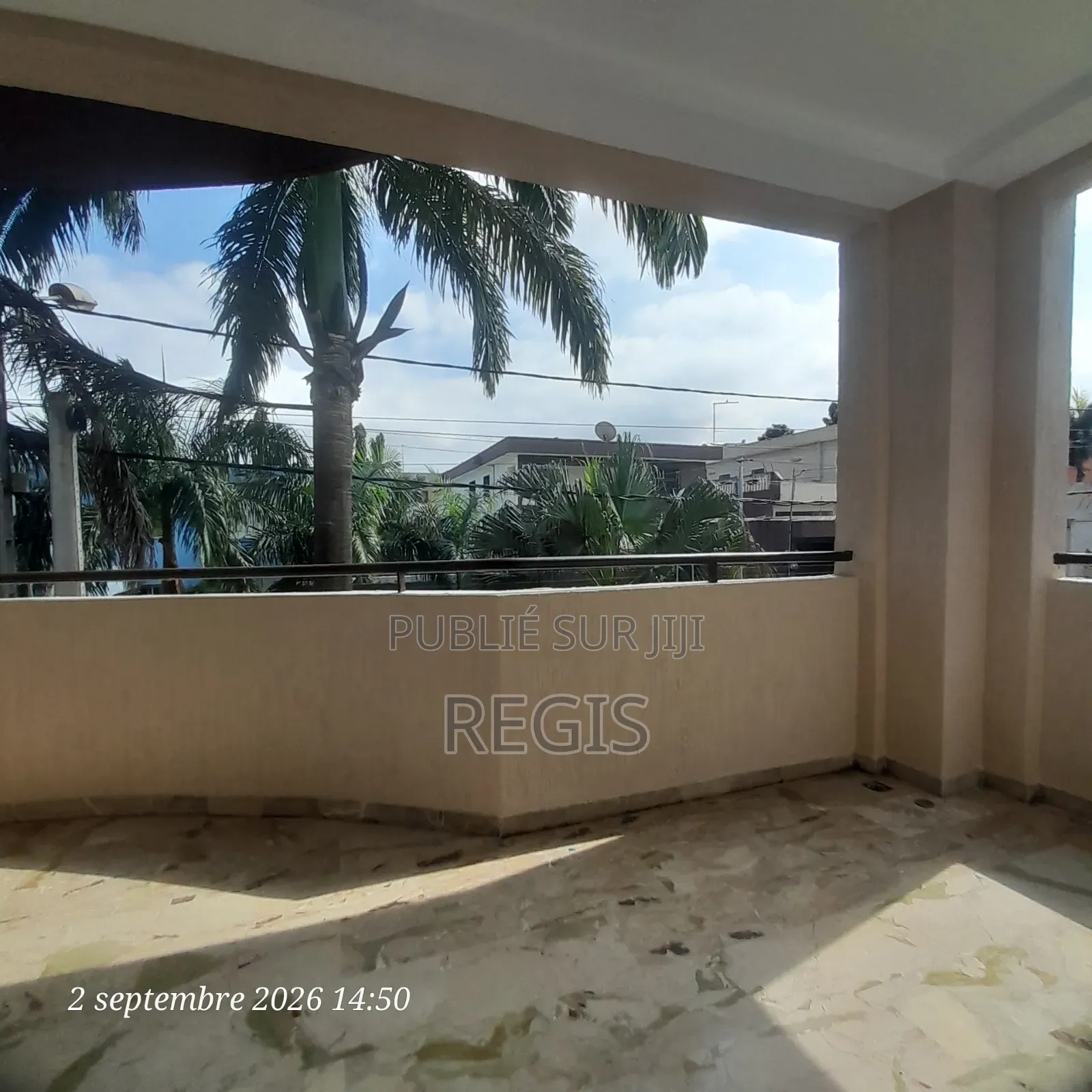 5chbre Duplex dans Regis, Cocody à Louer