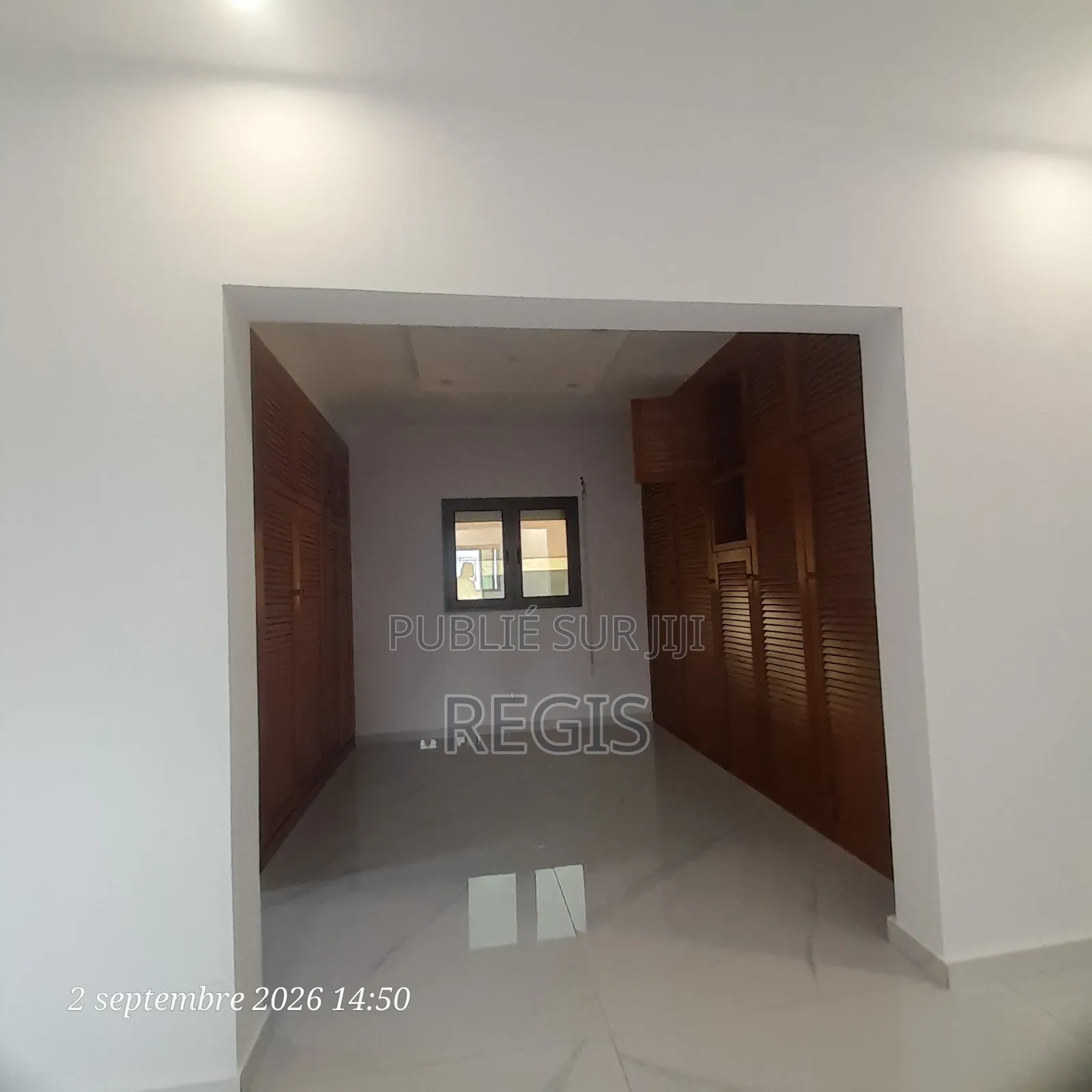 5chbre Duplex dans Regis, Cocody à Louer