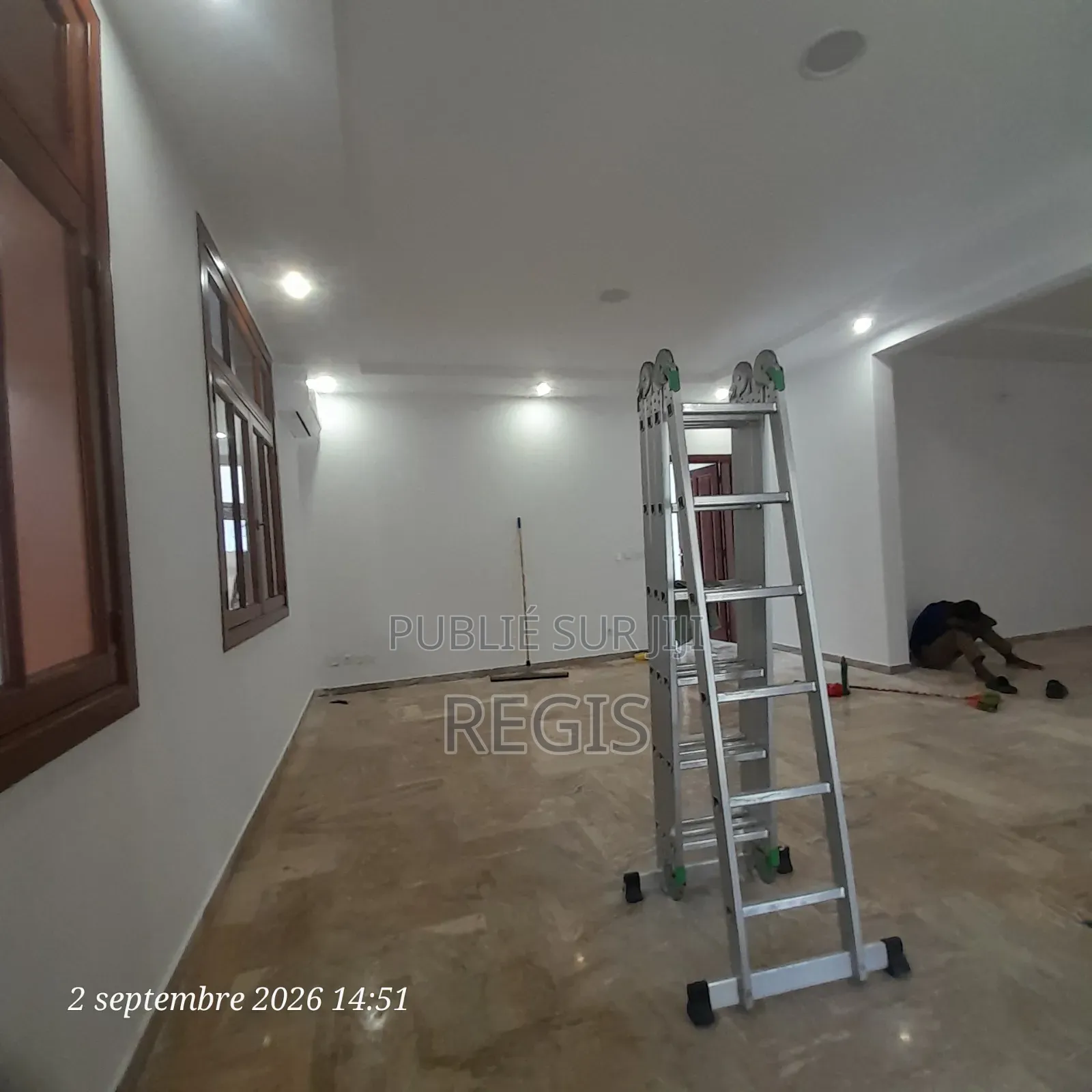 5chbre Duplex dans Regis, Cocody à Louer