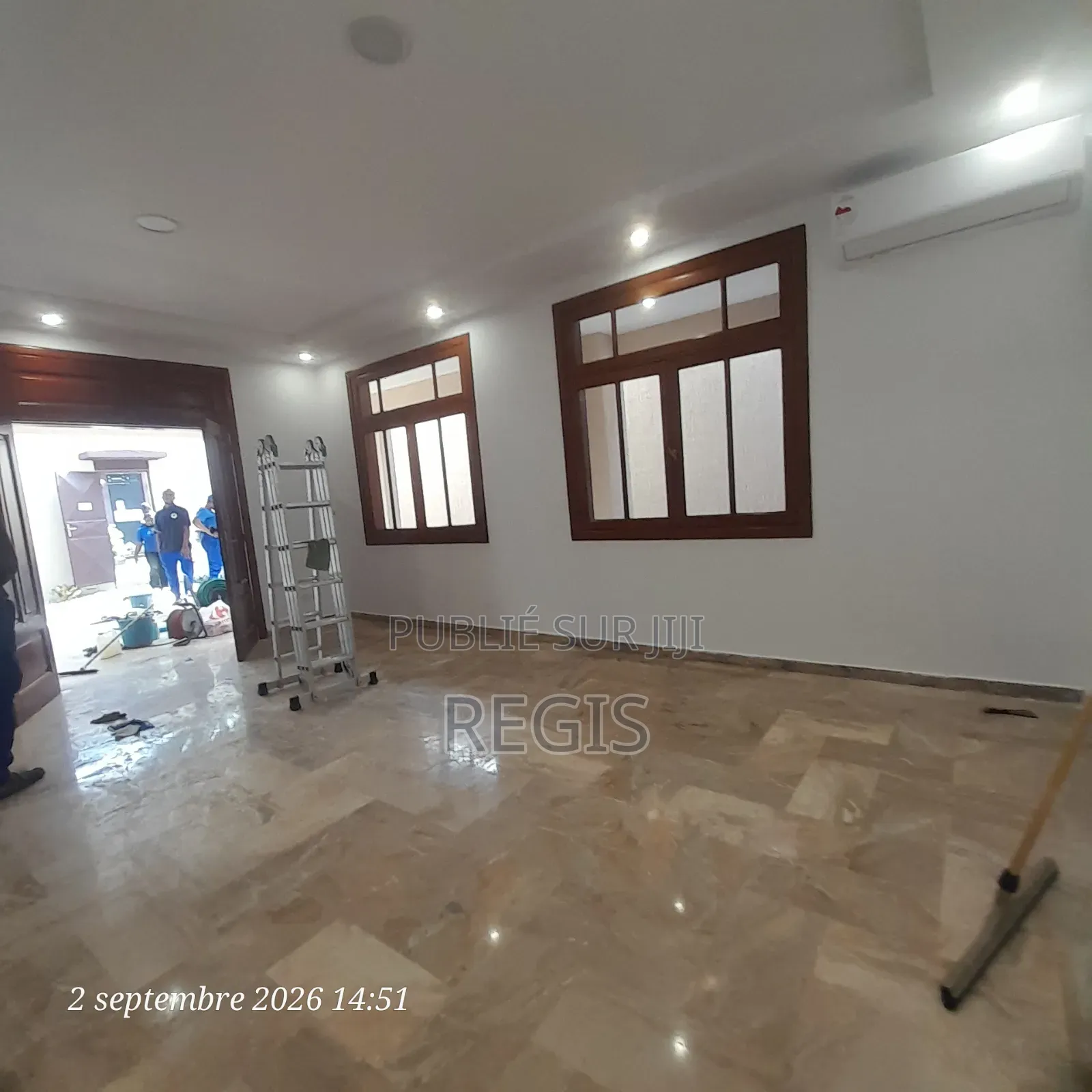 5chbre Duplex dans Regis, Cocody à Louer