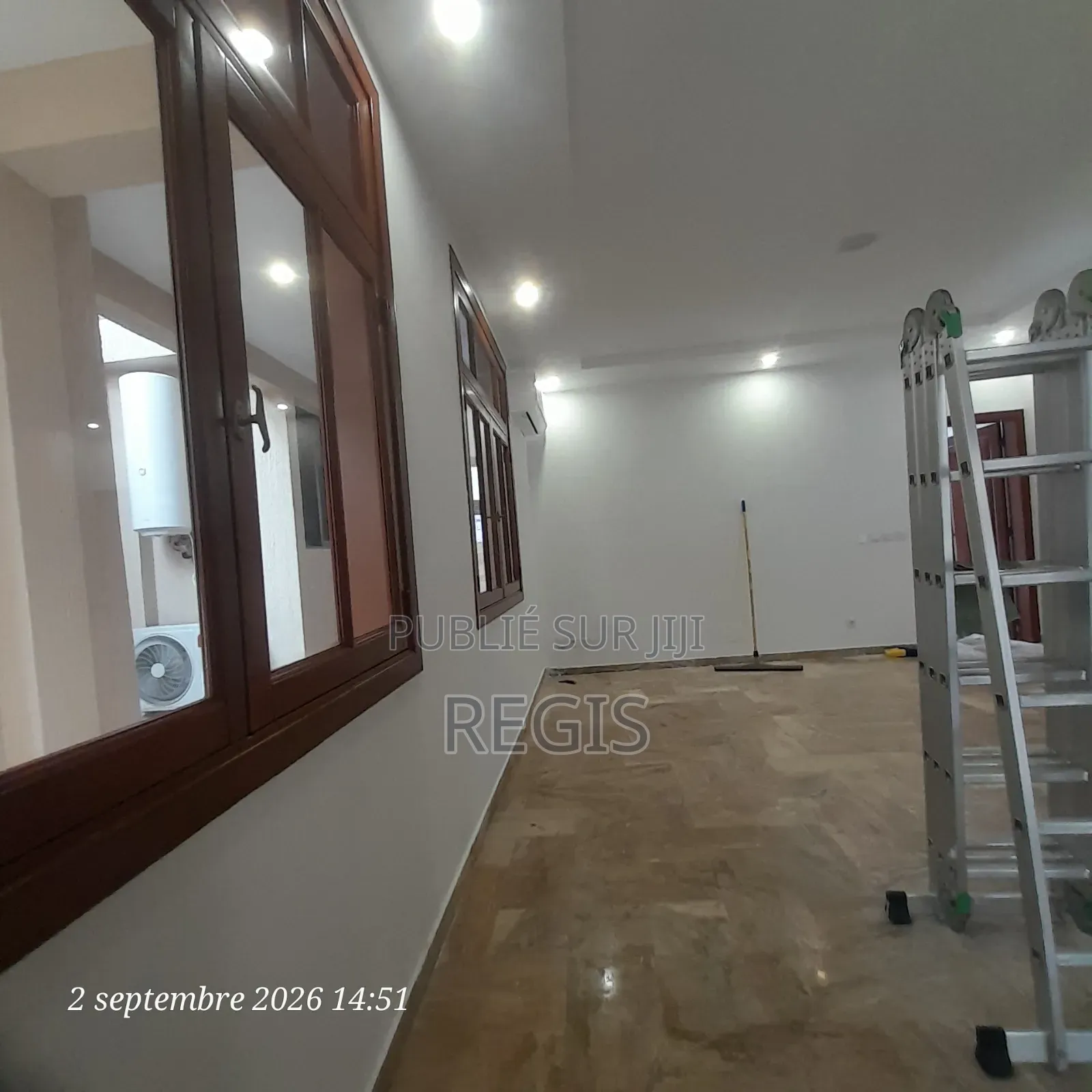 5chbre Duplex dans Regis, Cocody à Louer
