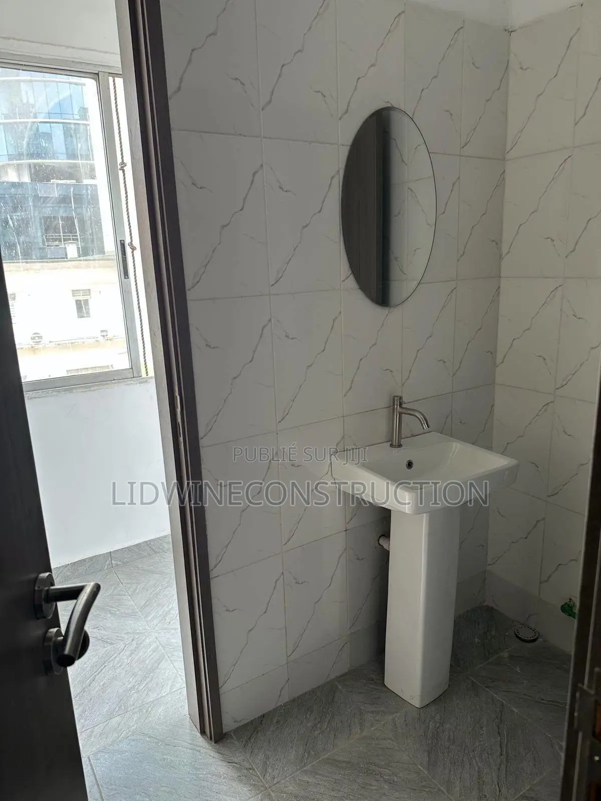 1chbre Appartement dans Le Plateau à Vendre