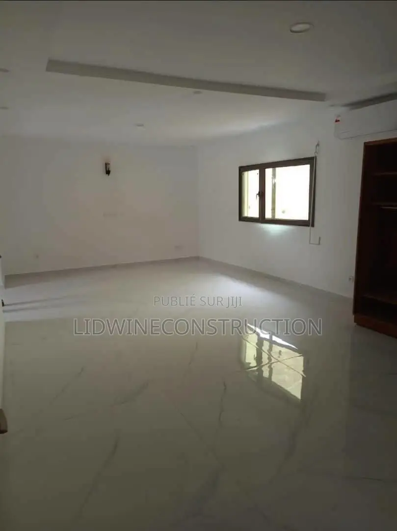4chbre Duplex dans Le Plateau à Louer