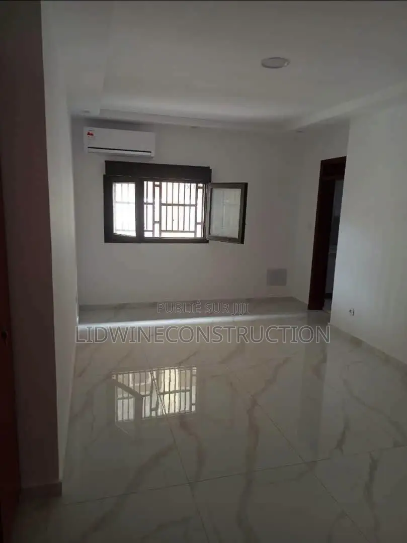 4chbre Duplex dans Le Plateau à Louer