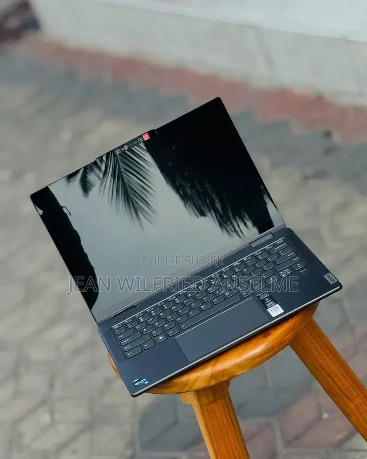 Nouveau Lenovo ThinkPad X1 Yoga 16GB Intel Core i7 SSD 1T