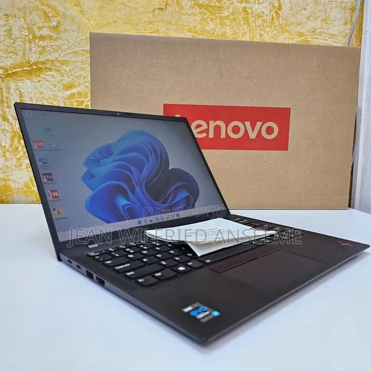 Nouveau Lenovo ThinkPad X1 Yoga 16GB Intel Core i7 SSD 1T