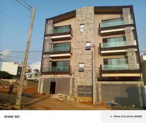 3chbre Appartement dans Cocody à Vendre