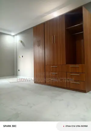 3chbre Appartement dans Cocody à Vendre