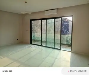 3chbre Appartement dans Cocody à Vendre