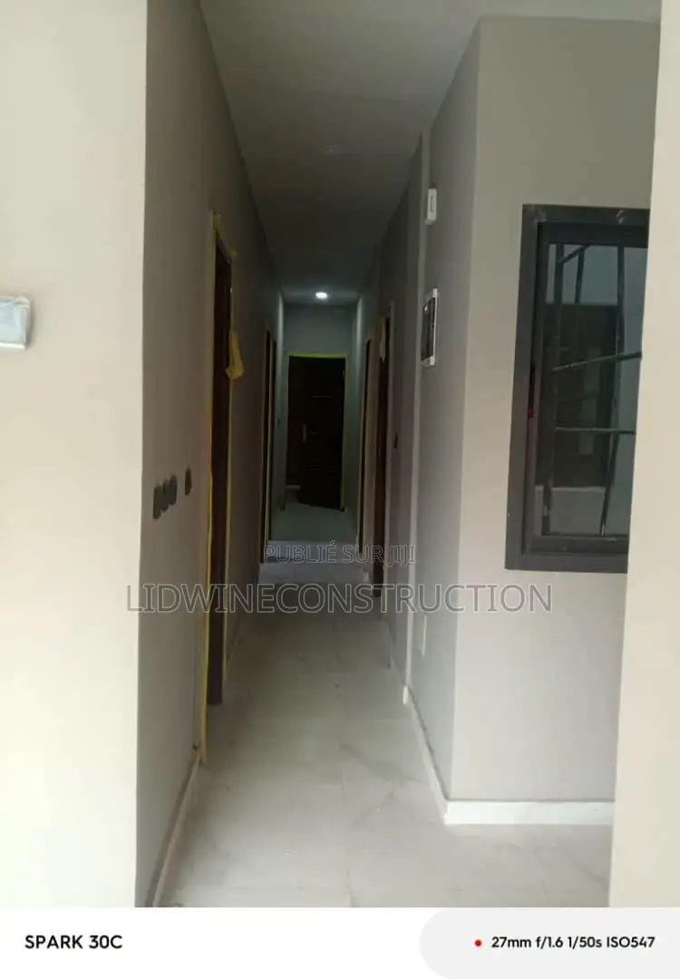 3chbre Appartement dans Cocody à Vendre
