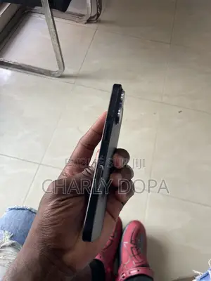 Apple iPhone 16 128 GB Noir