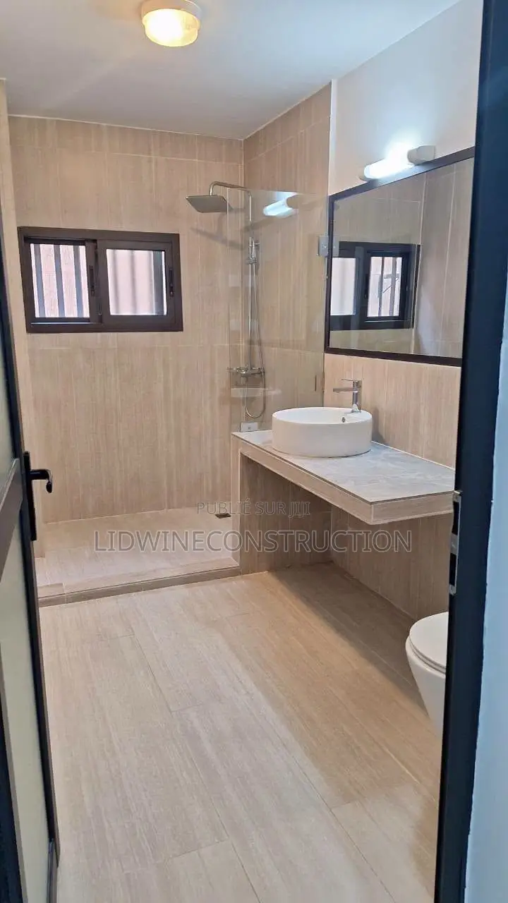 3chbre Appartement dans Cocody à Louer