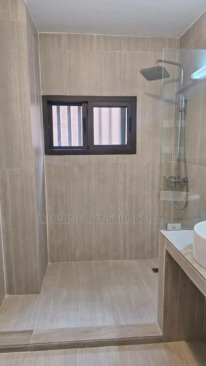 3chbre Appartement dans Cocody à Louer
