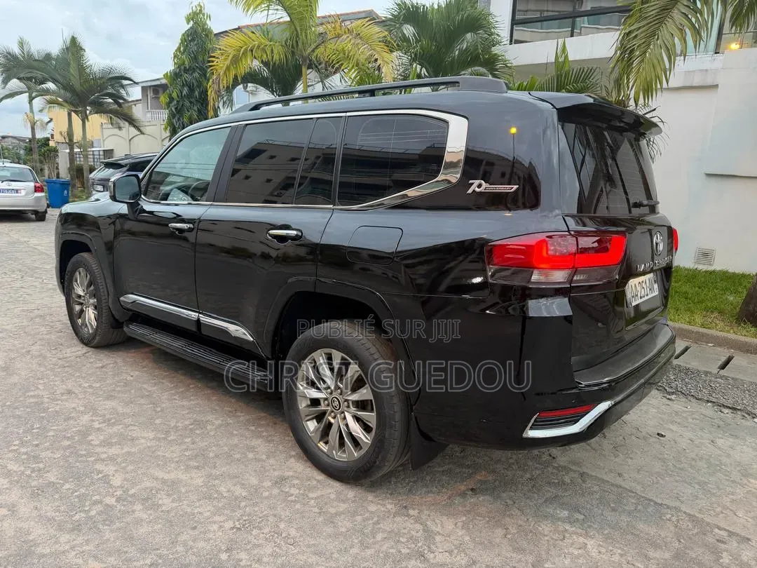 Toyota Land Cruiser 2024 Noir