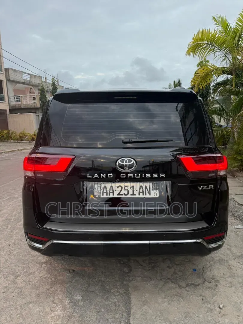 Toyota Land Cruiser 2024 Noir