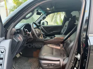 Toyota Land Cruiser 2024 Noir