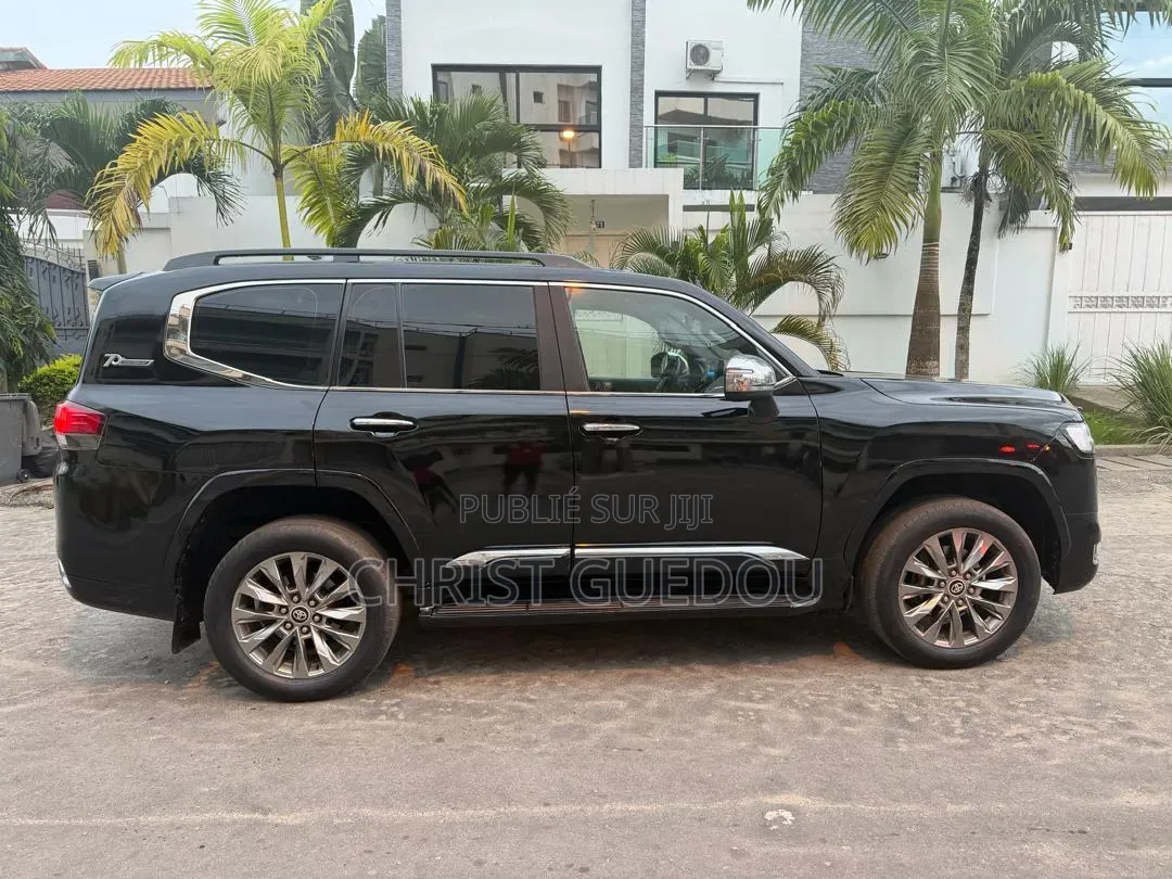 Toyota Land Cruiser 2024 Noir