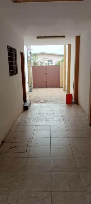5chbre Duplex dans Bingerville à Louer