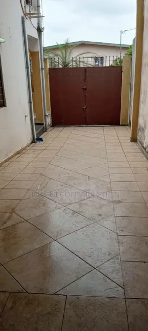 5chbre Duplex dans Bingerville à Louer